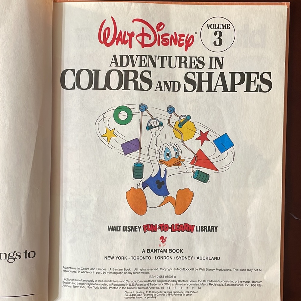 ✨⭐️Vintage EUC Walt Disney Adventures in Colors and Shapes Hardcover Book ✨⚡️ - Picture 8 of 12